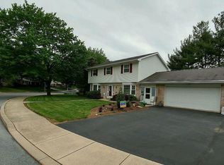 112 Broad St, Akron, PA 17501