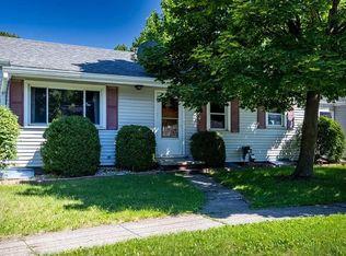 402 Kipling Blvd, Lansing, MI 48912