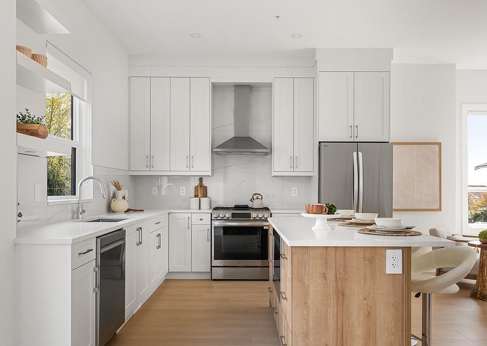 1st image of 20645 68th Ave #9