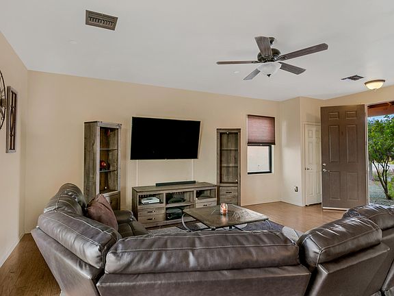 5th image of 1417 N Darlene Pl