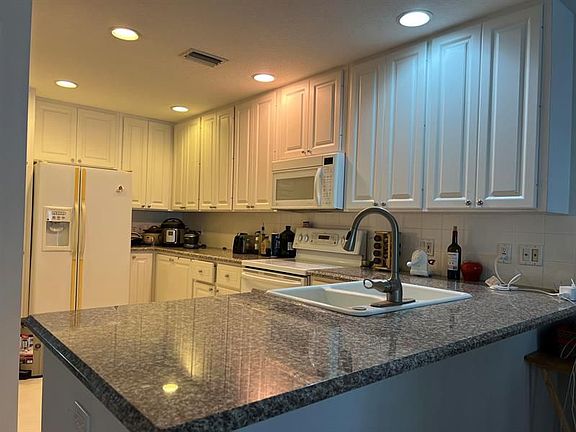 5th image of 161 Rivinia Dr