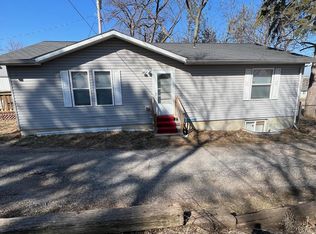 5825 S St, Omaha, NE 68117