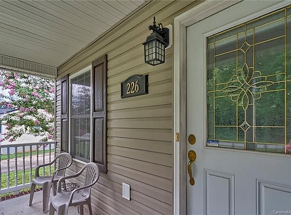 5th image of 226 American Dr