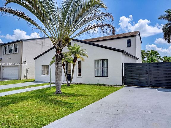 3rd image of 11818 SW 273rd Ln