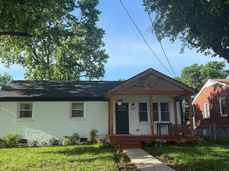 203 Berry St — Photo 5