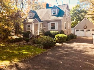 41 Brookside Ln, Berkeley Heights, NJ 07922