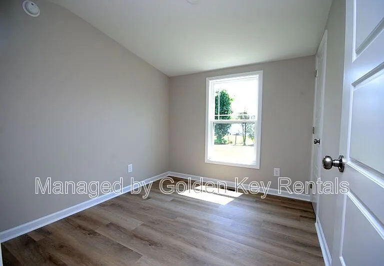 106 Lindsey Brooke Ln — Photo 6