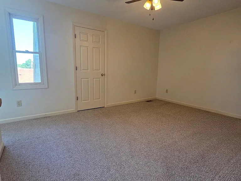 108 Robroy Ln — Photo 13