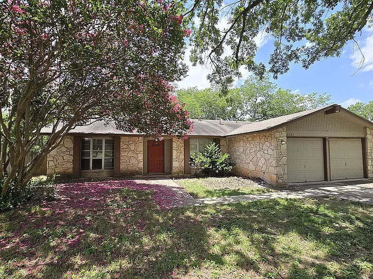 8603 Leyland — Photo 15
