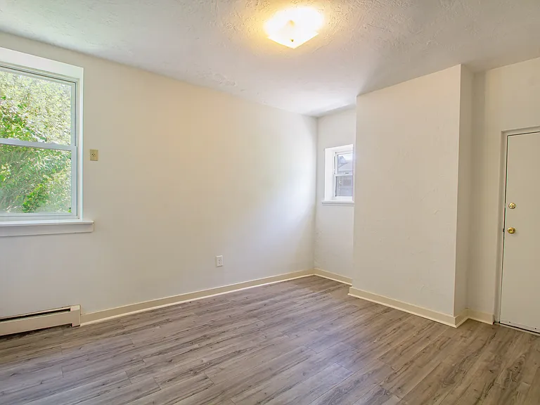 200 Rebecca Ave #2 — Photo 5