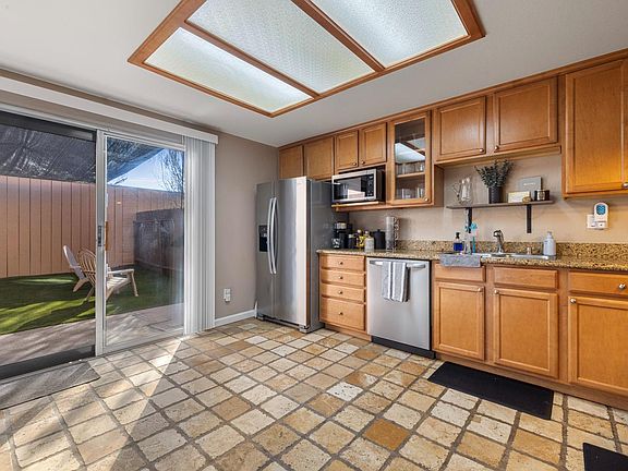 2nd image of 4020 Elmo Loop APT C