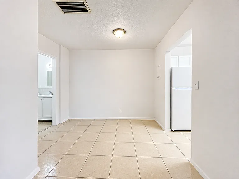 2830 Fillmore St — Photo 5