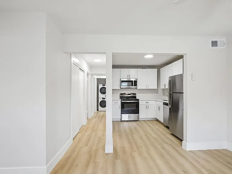 Chateau Apartments - Newly Renovated 1, 2 & 3-Bedrooms at 24th & Hillsboro Village — Photo 77
