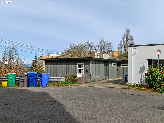 4th image of 3204 SW 10th Ave