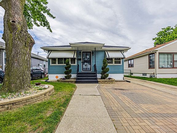 2nd image of 279 Paxton Ave