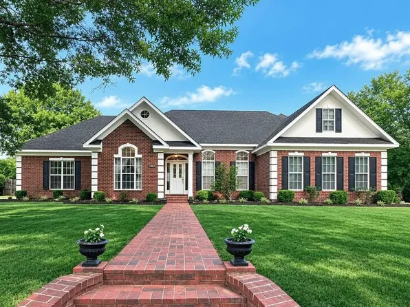 2462 Pryor St, Grenada, MS 38901