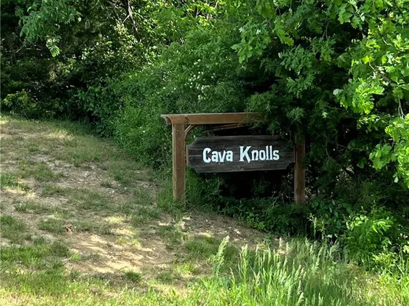 25812 Louisa Dr, Excelsior Springs, MO 64024