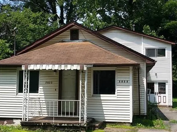 2023 Roxalana Rd, Dunbar, WV 25064