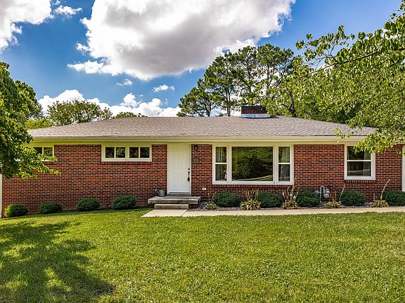 2nd image of 503 N Pawnee Dr