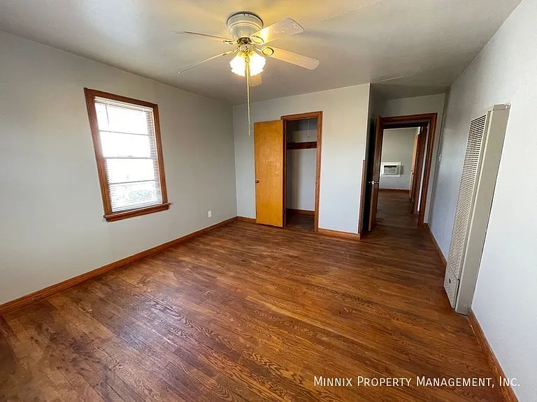 310 SW 42nd Ave #B — Photo 12