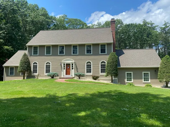 21 Barthelmess Lane, Hampstead, NH 03841