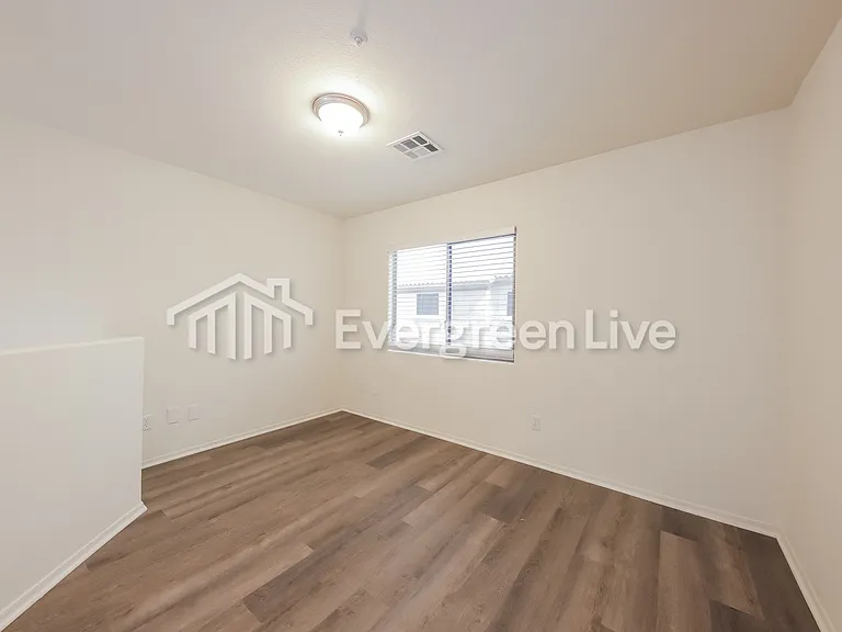 8094 W Beck Ln — Photo 11
