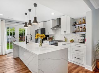 1713 W 16th St, Chicago, IL 60608