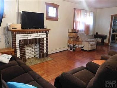 3rd image of 319 Lake Ave