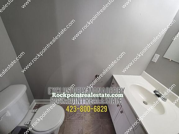 5th image of 1021 N Larchmont Ave APT A