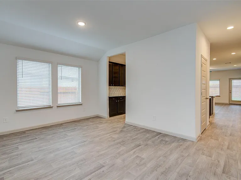 3507 Telford Ln — Photo 11