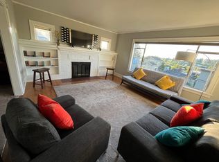 115 Florentia St APT 3, Seattle, WA 98109