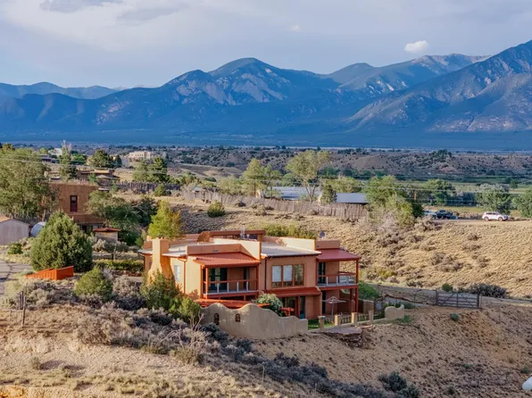 9 Cerro Ventoso Rd, Taos, NM 87571-9998