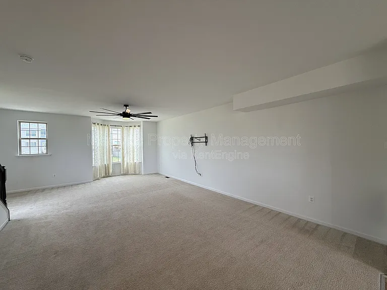 2401 Copa Ct — Photo 11