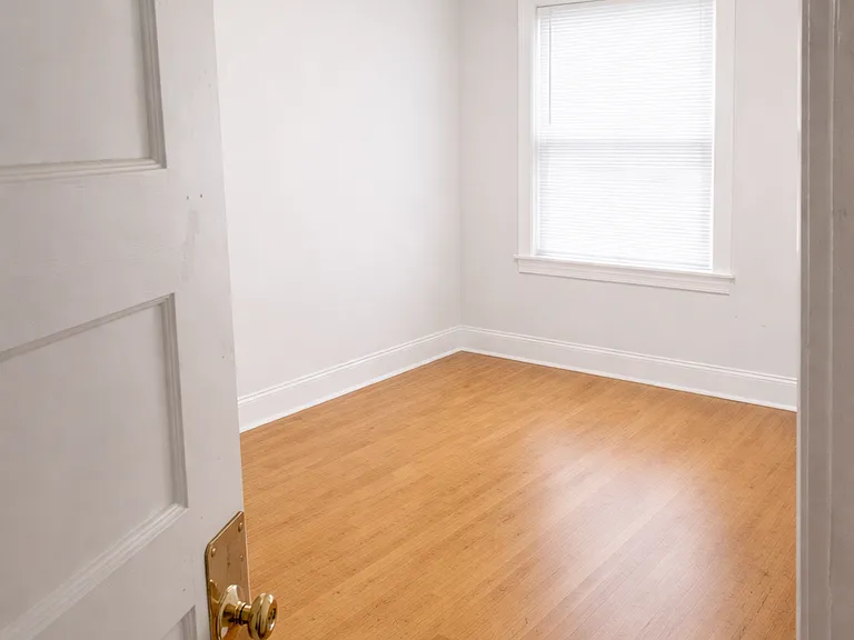 808 University Ave SE #1 — Photo 9