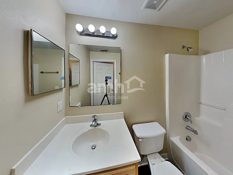 2032 Corner Glen Dr — Photo 17
