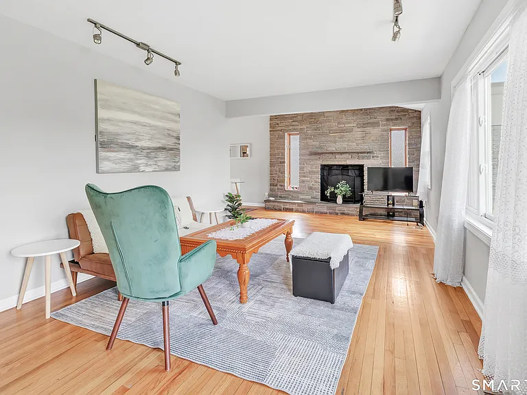 66 Washington Rd — Photo 12