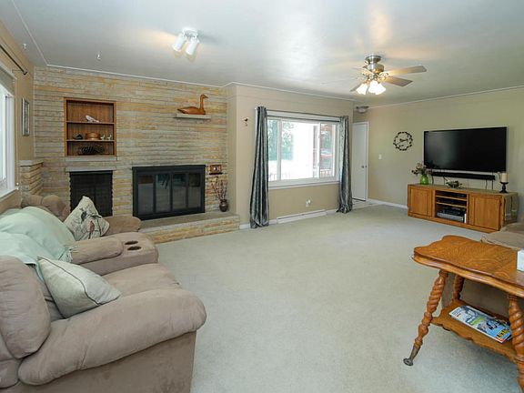 751 Riverview Dr-105