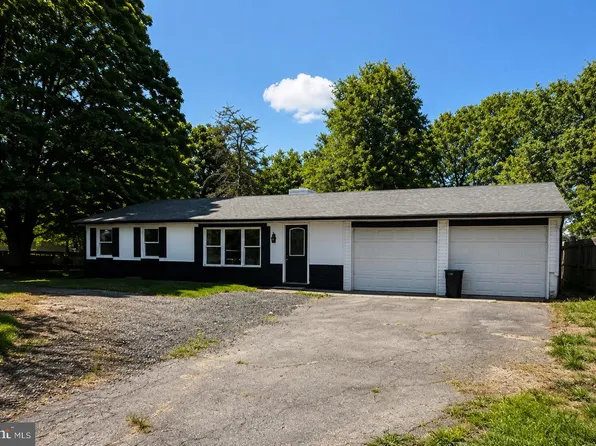 4928 Shepherdstown Rd, Martinsburg, WV 25404