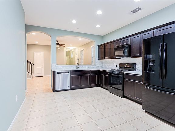 5th image of 2880 Donnell Dr Unit 1801