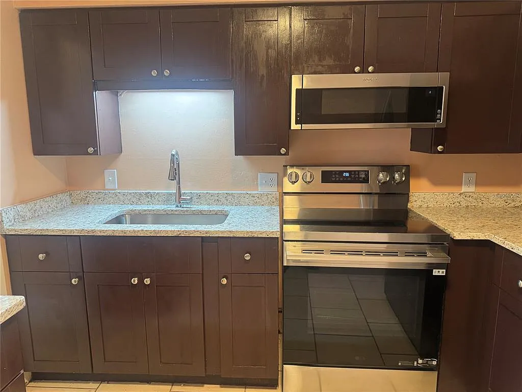 2 bed, 1.5 bath, 1746 sqft, $2,100 — Photo 4