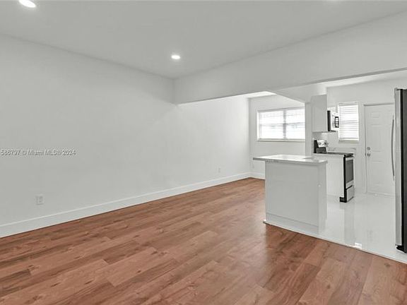 3rd image of 4200 NE 1st Ave #4200