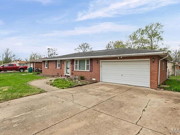 2nd image of 1374 Saint Thomas Rd