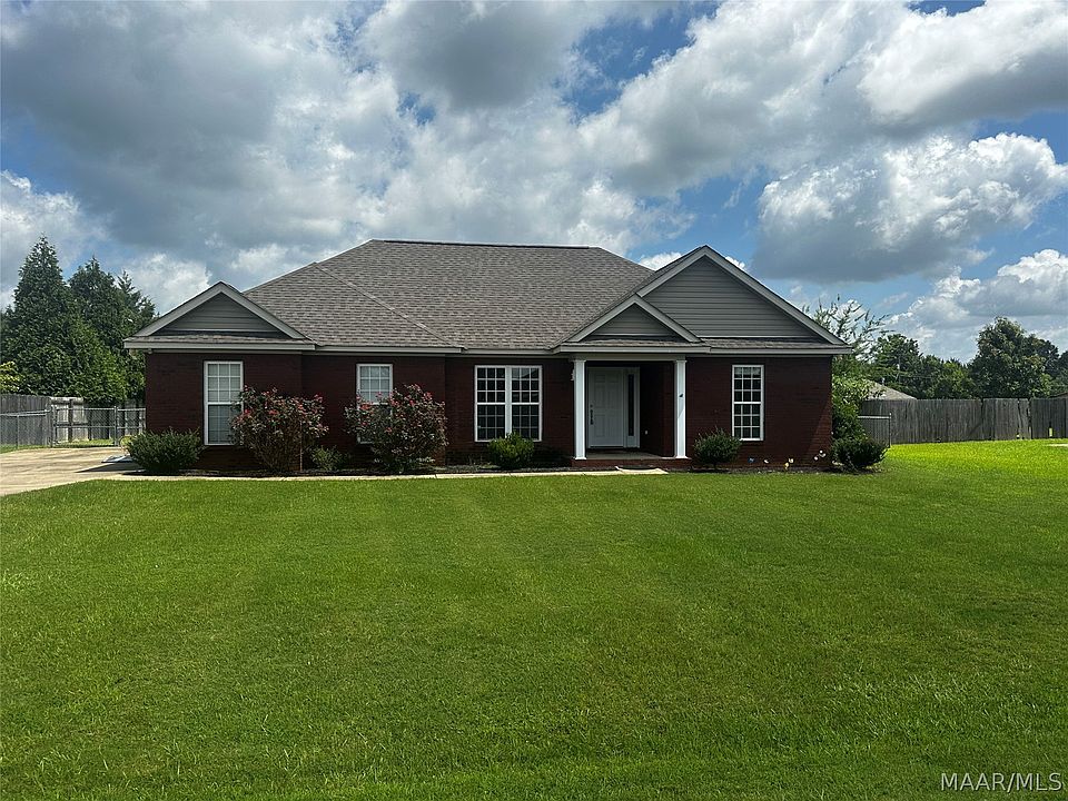 1st image of 90 Stoneridge Dr