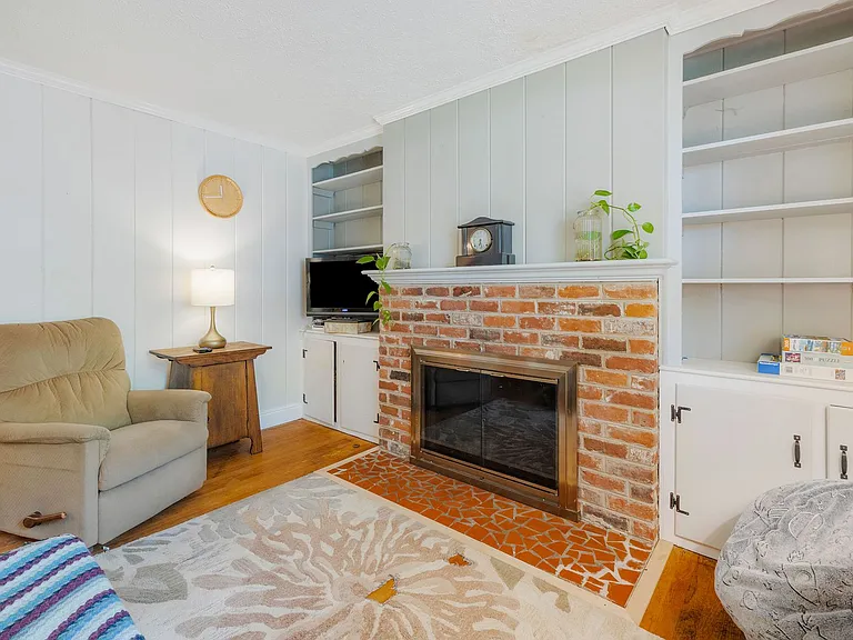 9508 Newhall Rd — Photo 17