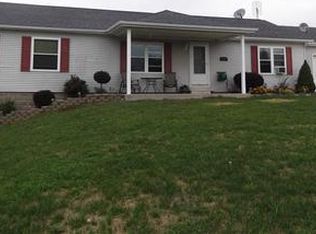 1390 E Sterling Rd, Jonesville, MI 49250