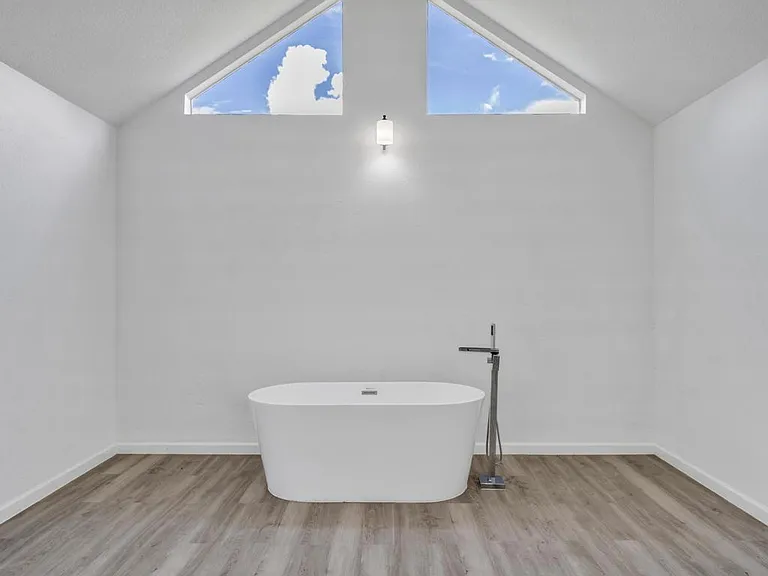 4409 Hillbrook Dr — Photo 30