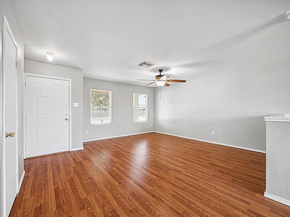 4th image of 2218 Heath Ridge Ln