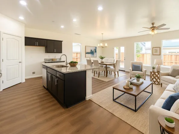 1513 Crimson Way Lot #4, Dinuba, CA 93618
