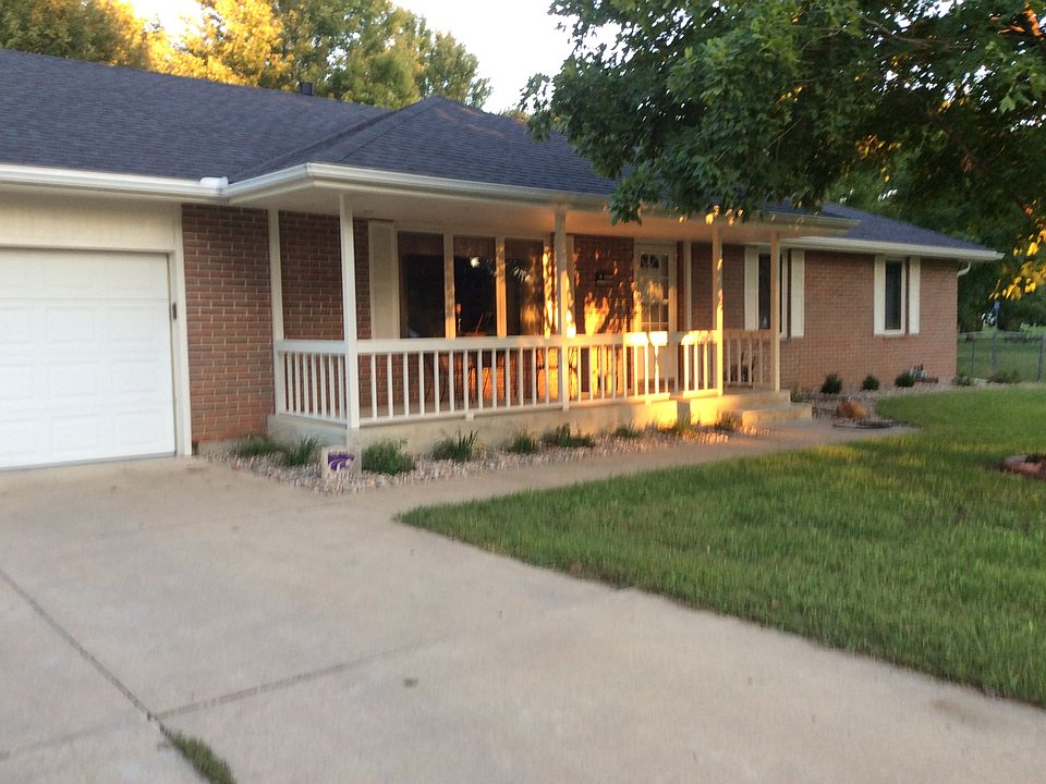 Front house, porch, driveway