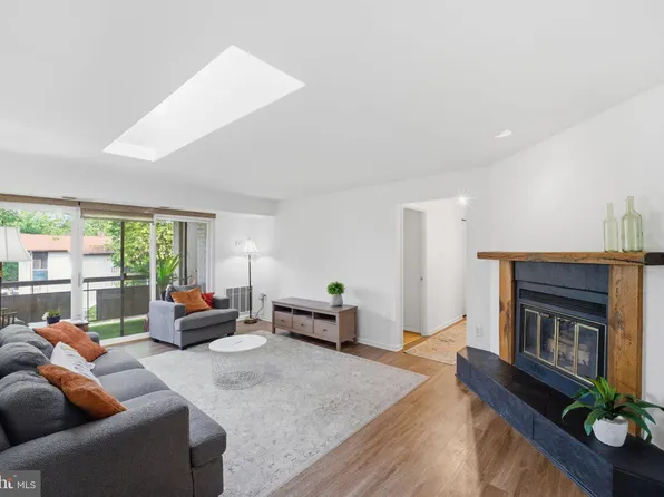 2845 Windsor Dr APT 303, Falls Church, VA 22042